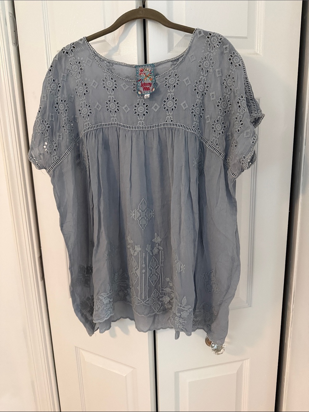 Johnny Was Boho Embroidered Gray Peasant Top Large - Picture 7 of 8